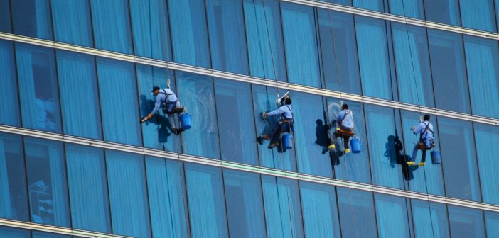 4 Moments that it is best to hire a Window Washer Window Washer