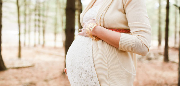7 Tricks for Taking Quality Maternity Photos View More: http://emilysacco.pass.us/kodiak-website