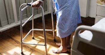 4 Great Advantages of Using a Home Care Service for Elderly Parents Elderly