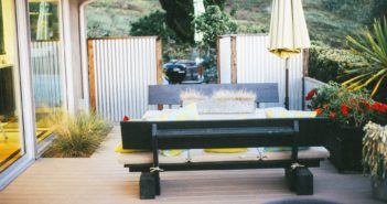 5 Advantages of Installing a Retractable Awning at Your Home patio