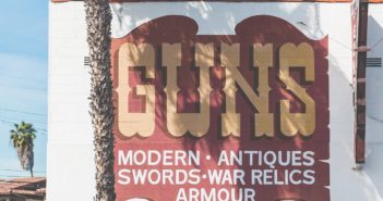 guns-2203656_1920