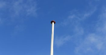 pole-199042_1920