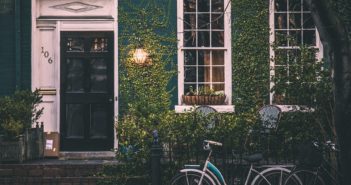 9 Essential Tips for Furnishing Your Home on a Budget home3