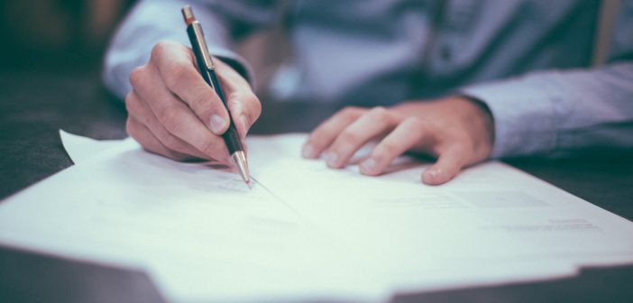 3 Tips For Finding A Lawyer Experienced For Your Needs helloquence-51716-unsplash